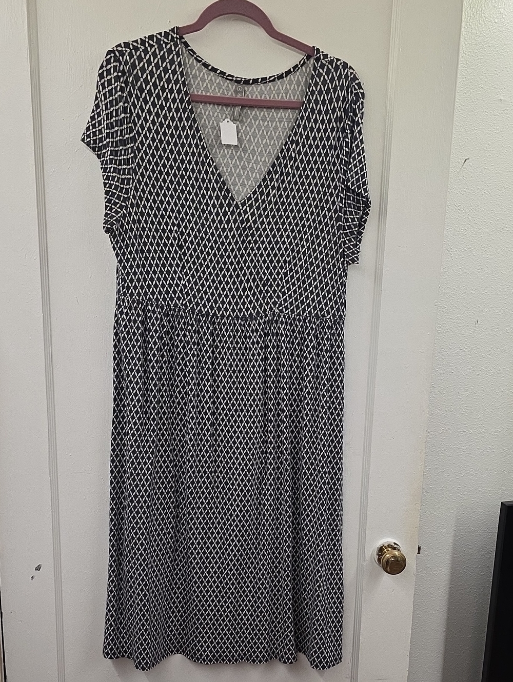 Hanna Andersson Black & White Geometric Print V-Neck Jersey Midi Dress Large